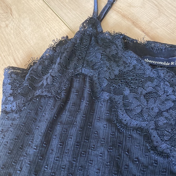 A&F black lace camisole tank top in excellent condition - Picture 4 of 5